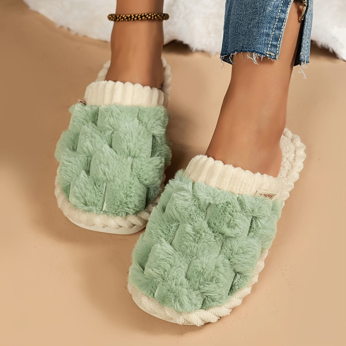 CozyPlush™ Winter Slippers – Ultimate Comfort & Warmth for Your Feet!