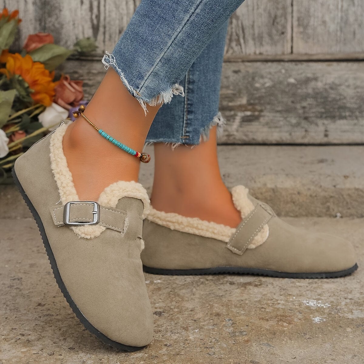 CozyPlush™ Women's Winter Flats – Soft, Warm Slip-Ons with Plush Lining